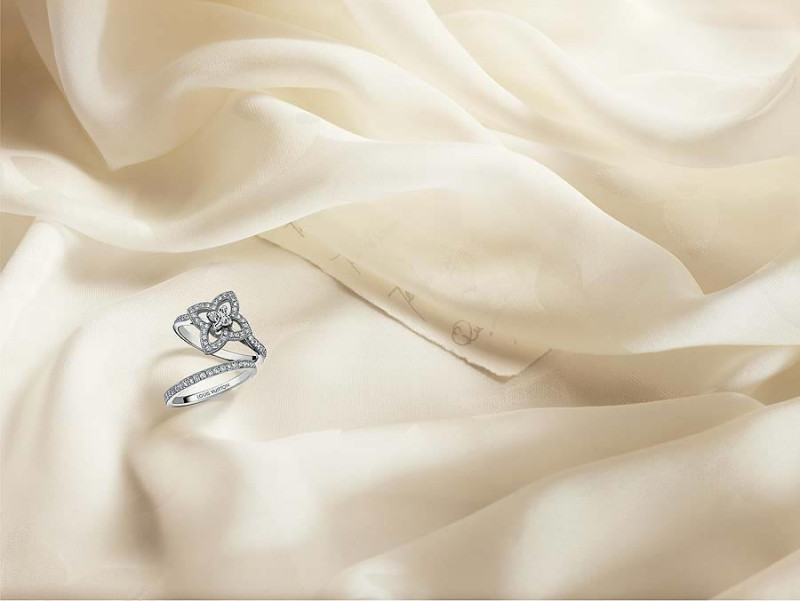 Louis Vuitton® - LV Diamonds 4MM Band, Platinum  Wedding bands, Louis  vuitton official, Diamond wedding bands