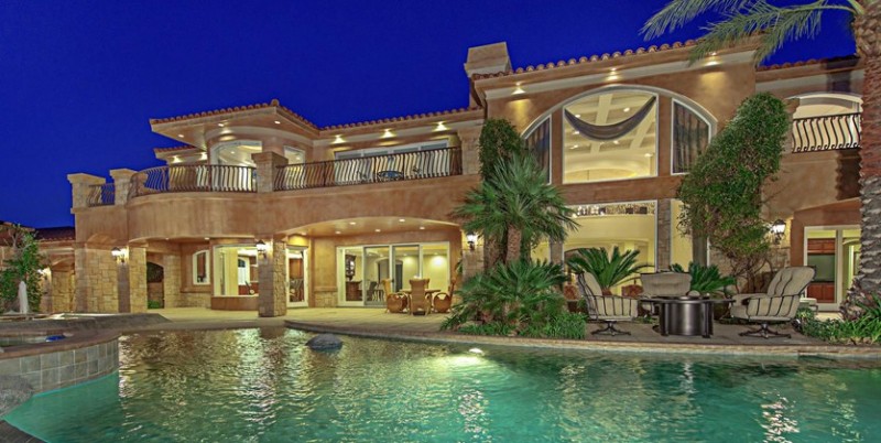 evander holyfield mansion pool