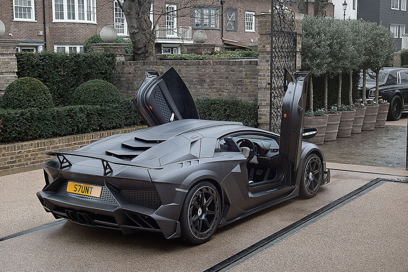 lamborghini car stunt