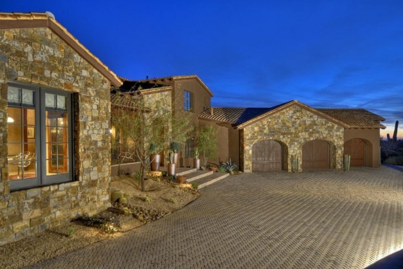 ‘Malcolm In The Middle’ Star Frankie Muniz Lists Scottsdale Home For $2 ...