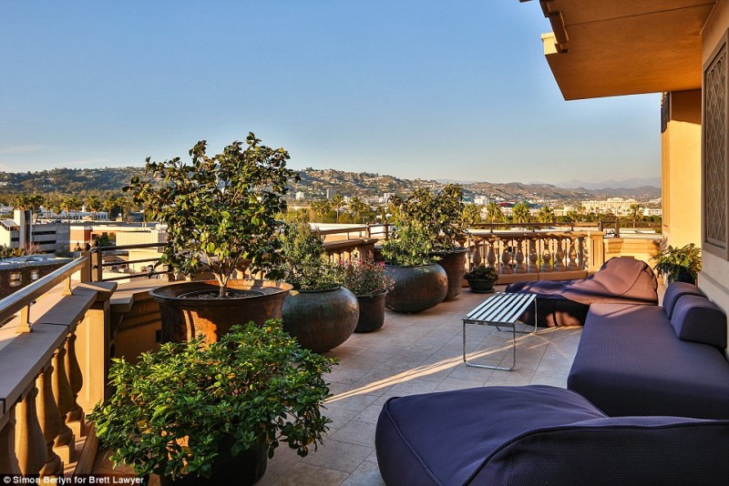 Oil Heiress Ariadne Getty Lists Beverly Hills Penthouse For 23 5m American Luxury