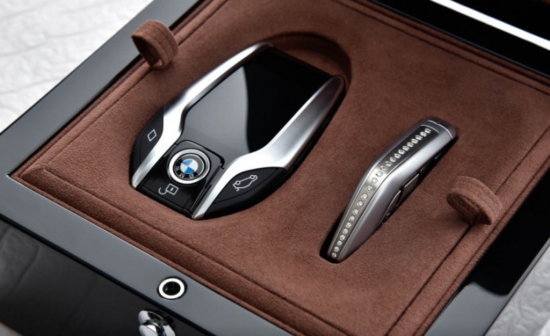 bmw-unveils-highly-exclusive-7-series-solitaire-and-master-class-editions29