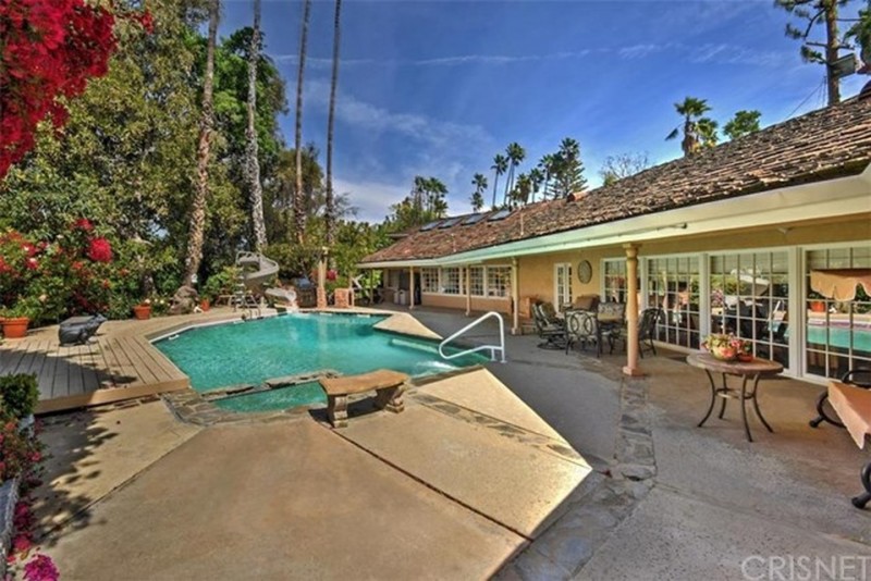 ‘Partridge Family' Star Shirley Jones Lists Encino Home for $2M ...