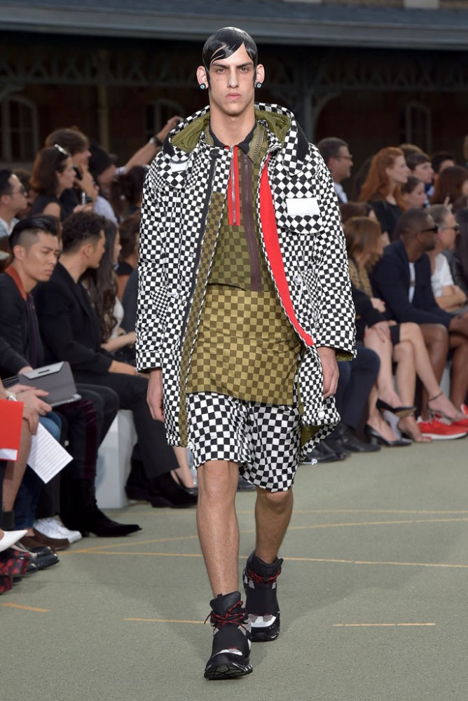 pinstripes-honeycombs-and-checkerboards-givenchys-spring-line-piles-on-the-patterns41