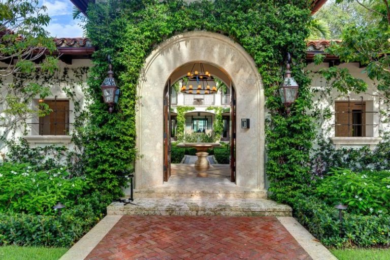 MLB Great Pudge Rodriguez’s Former Mansion in Miami Finds a Buyer at ...