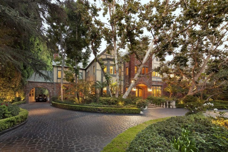 Inside the 40M Beverly Hills Mansion of a Warner Brother 