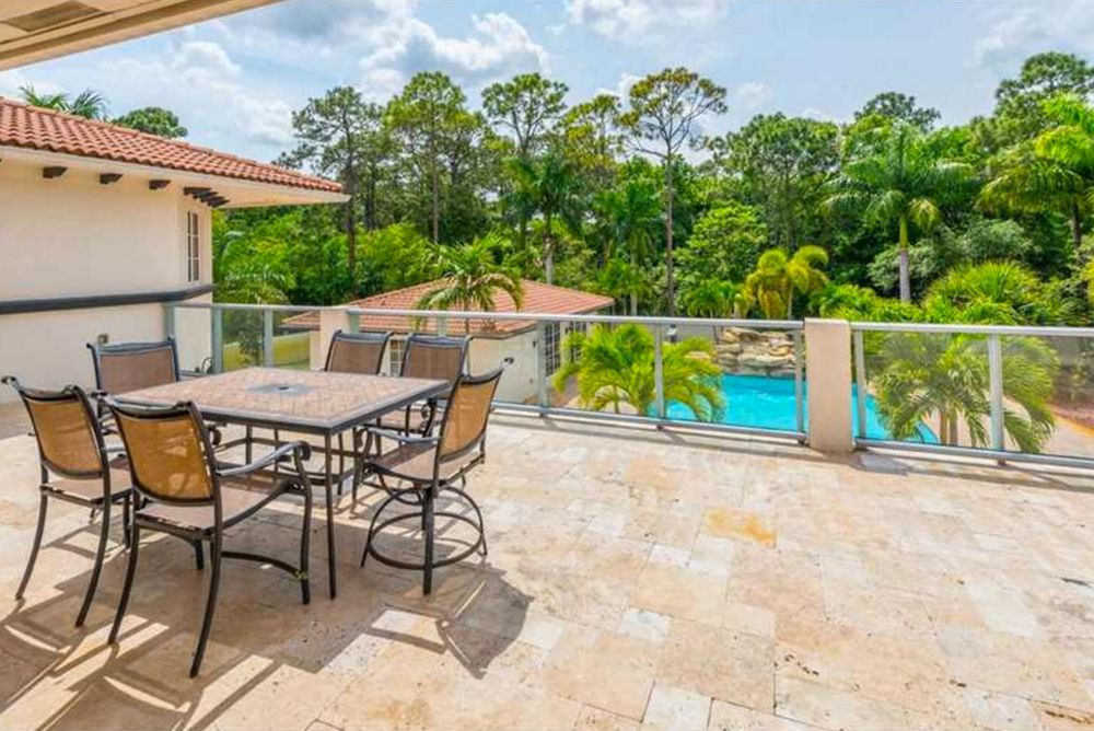 Artist Jason Derulo Sells 11 514 Sqft Florida Mansion For 2m American Luxury