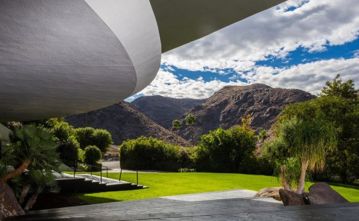 Billionaire Ron Burkle Revealed as the Buyer of Bob Hope’s Palm Springs ...