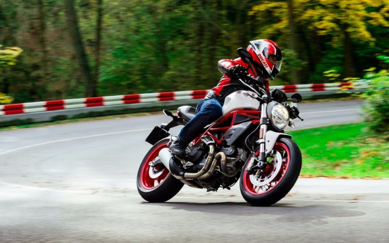 ducati-launches-beginner-friendly-monster-797-among-powerful-monster-1200s11