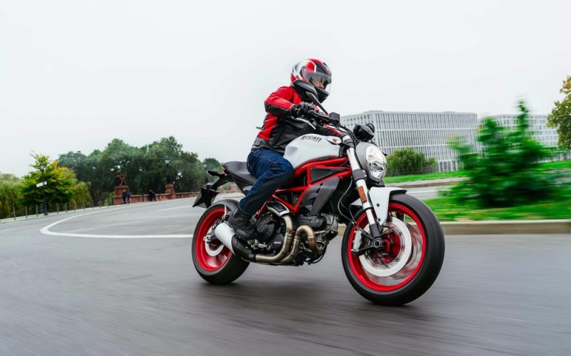 ducati-launches-beginner-friendly-monster-797-among-powerful-monster-1200s8