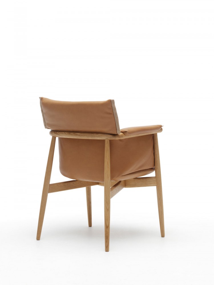 embrace-lounge-chair-by-carl-hansen-son10