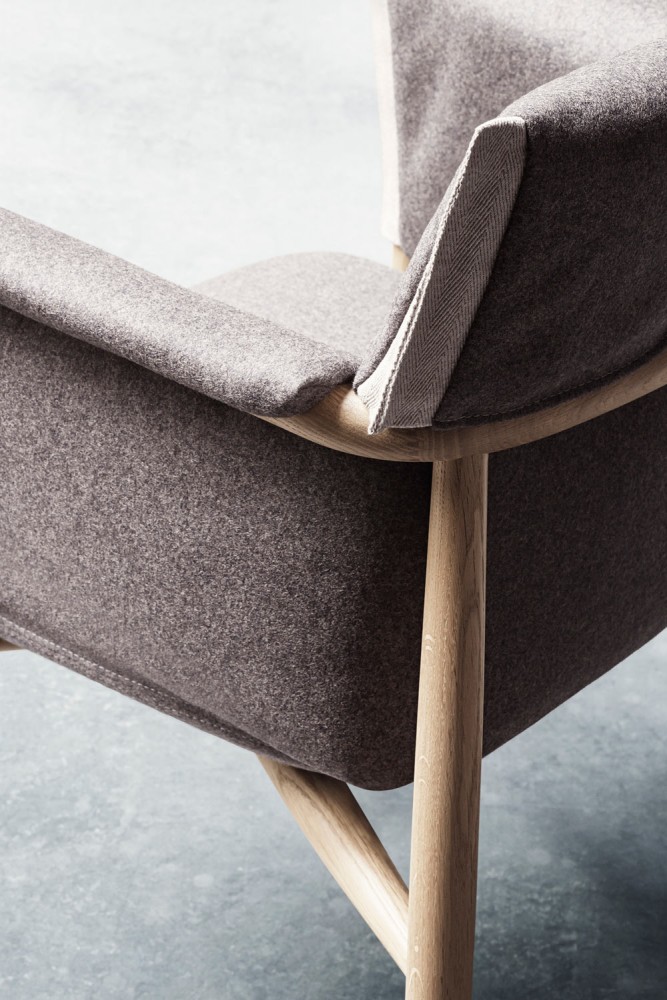 embrace-lounge-chair-by-carl-hansen-son5