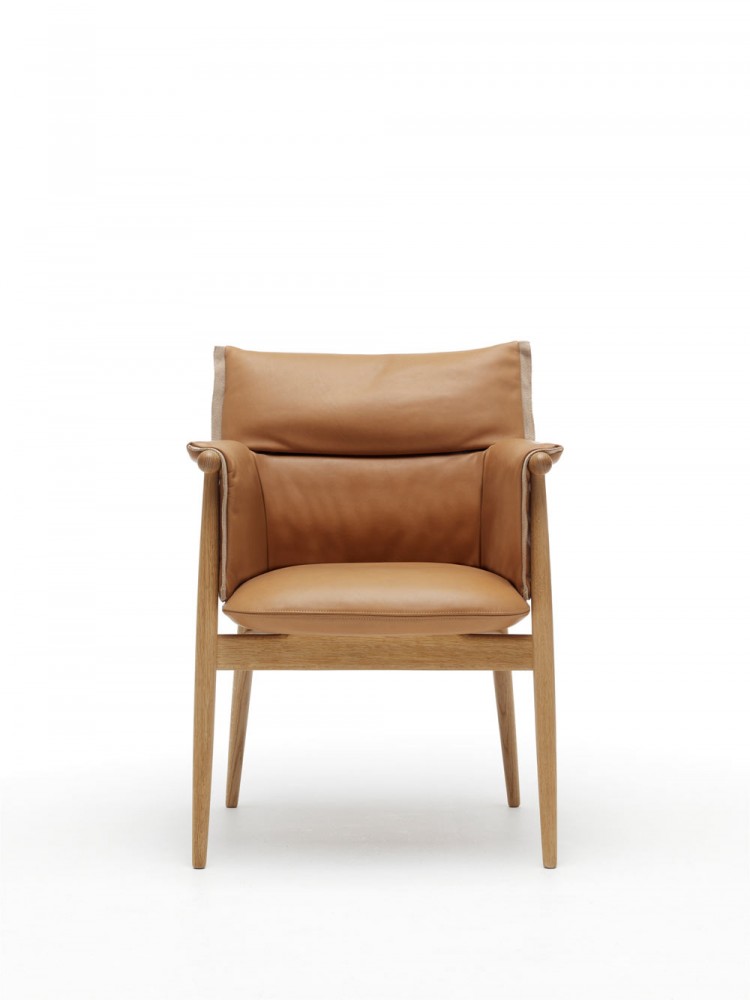 embrace-lounge-chair-by-carl-hansen-son8