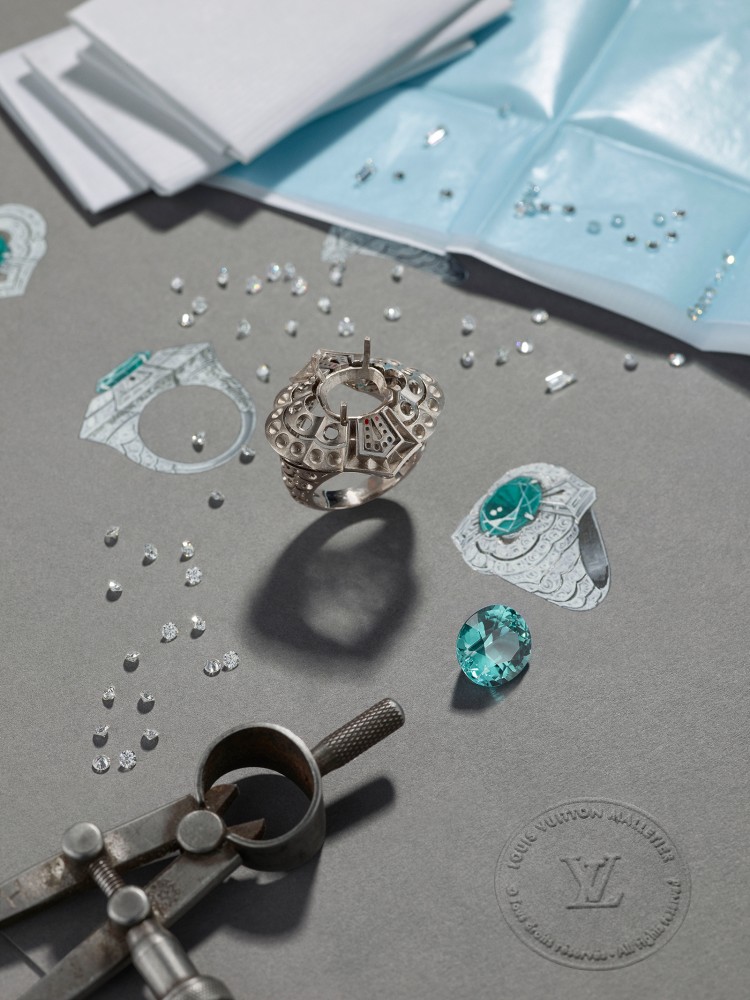 PURE V The emblem of high jewellery by Louis Vuitton - Numéro Netherlands