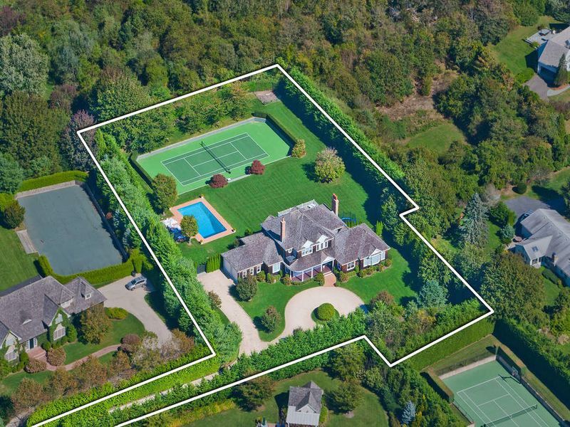 George Stephanopoulos and Ali Wentworth Reduce Price of Hamptons Home ...