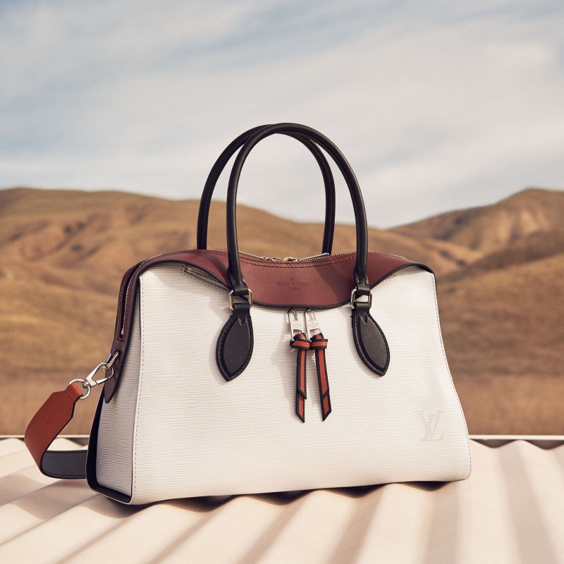 Louis Vuitton on X: For a lifetime of adventures. #LouisVuitton's Speedy  bag remains an unrivaled travel companion. Rediscover the bags from the  Spirit of Travel campaign at    / X