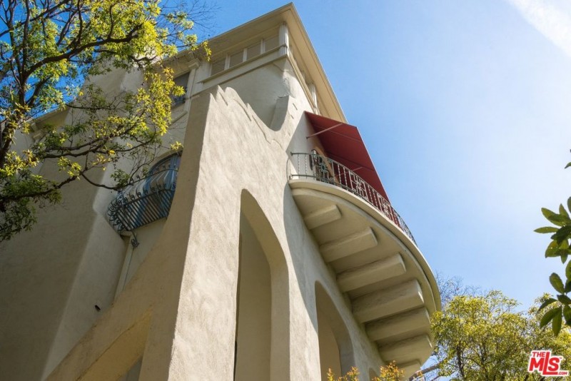 Marlon Brando’s Home in Hollywood Hills West Purchased by John Gilbert