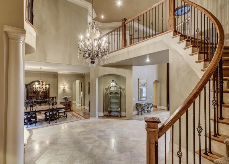 Carrie Underwood Lists Nashville Home for 1.5M American