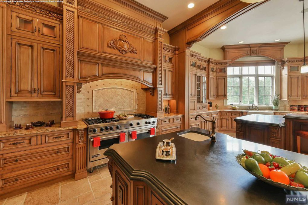 Mary J. Blige's New Jersey Mansion Back on the Market With a Whittled Down Price of $6.8M ...