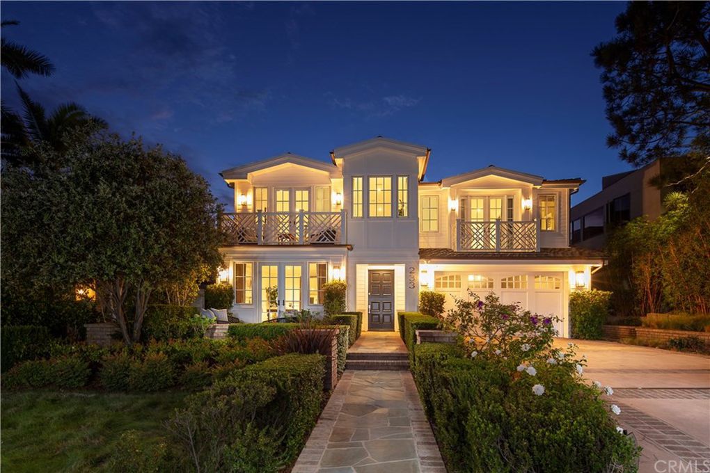 Stanley Cup Champion Corey Perry Offering Cape Cod Style Home In Corona Del Mar For 6 7m American Luxury