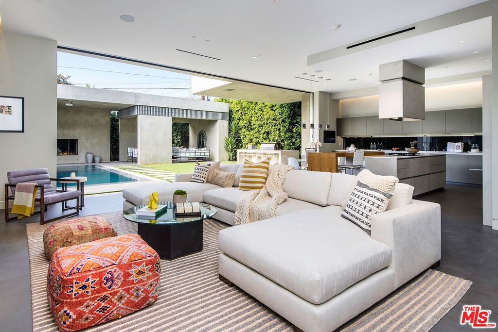 Cannabis Entrepreneur Andrew Modlin Sells L A Home For 3 9m After Upgrading To 11m Mansion American Luxury