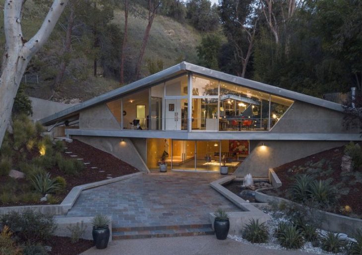 Triangle House Midcentury Gem in Tarzana Listed for $4M | American Luxury