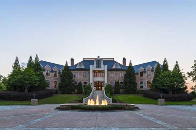 Steve Harvey Buys Tyler Perry's Onetime Atlanta Mansion ...