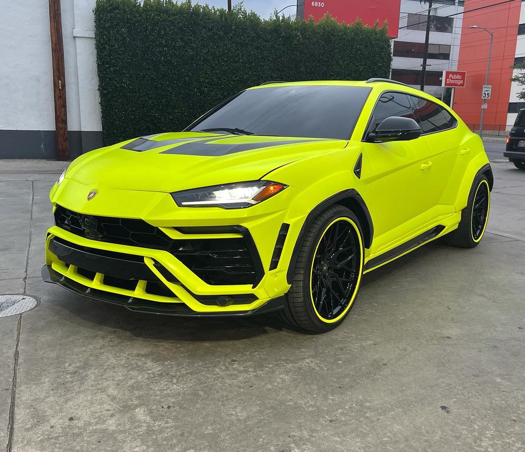 Hornets’ LaMelo Ball Opts for Fluorescent Yellow Lamborghini Urus