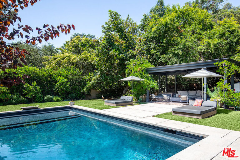 Kristen Wiig Pays $4.9M for Historic Home in Pasadena | American Luxury