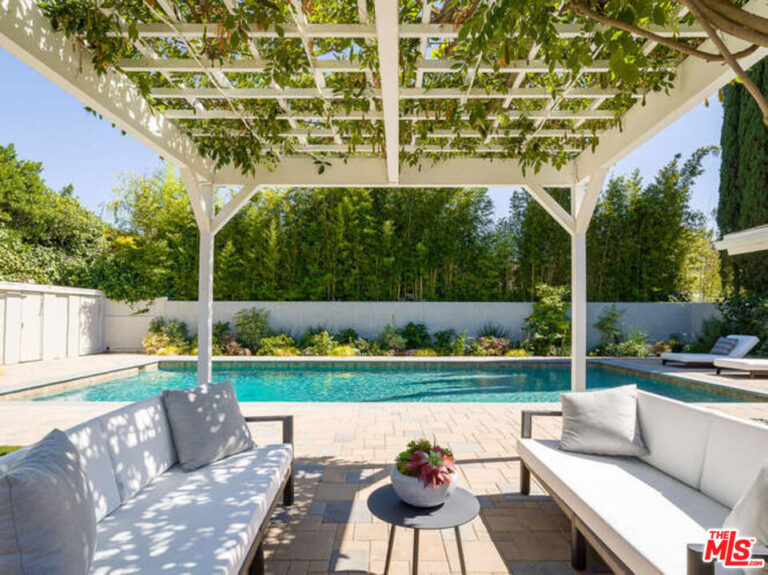 Food Network Host Valerie Bertinelli Offering Hollywood Hills Home for ...