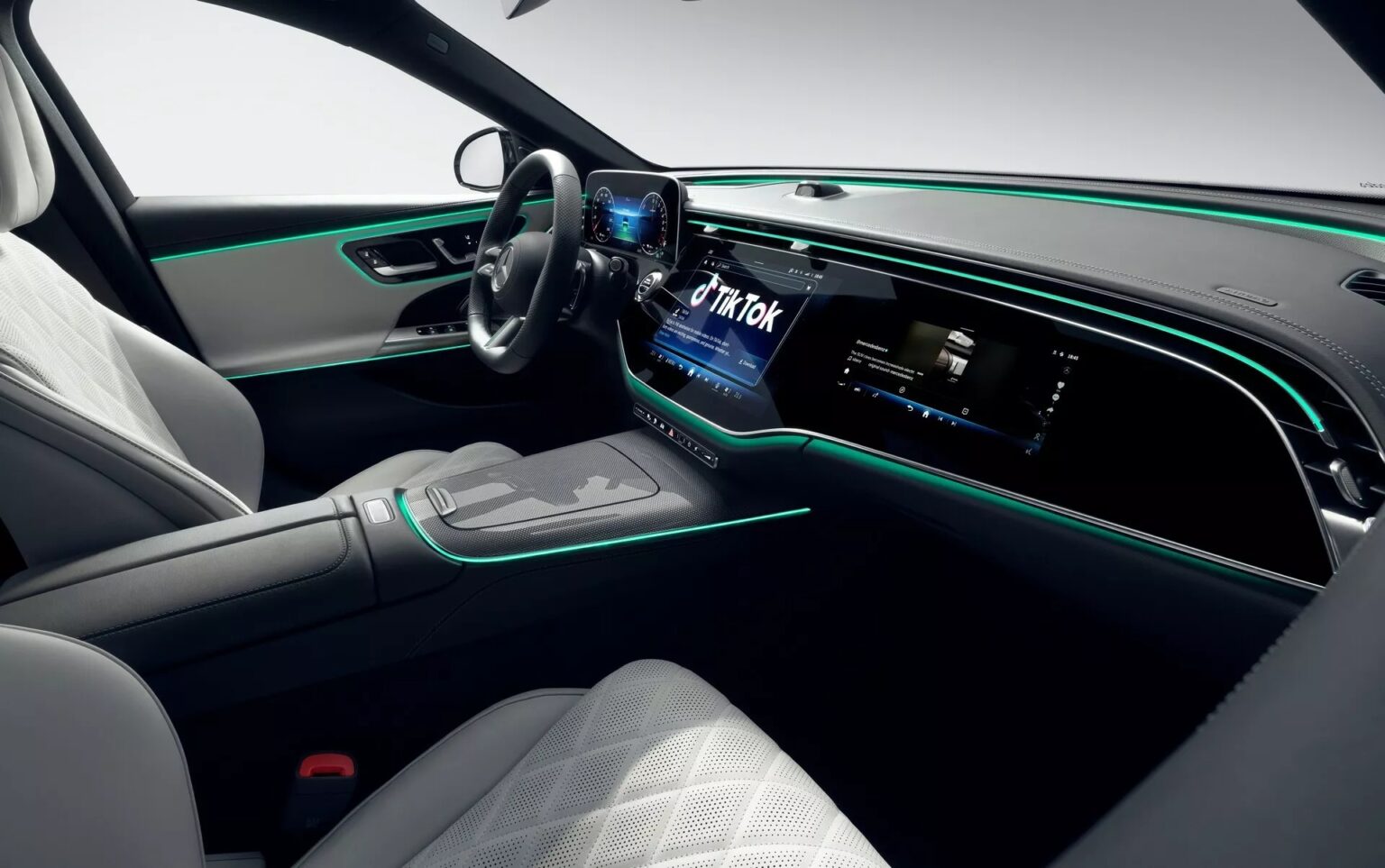 Inside 2024 MercedesBenz EClass, Superscreen Takes Center Stage