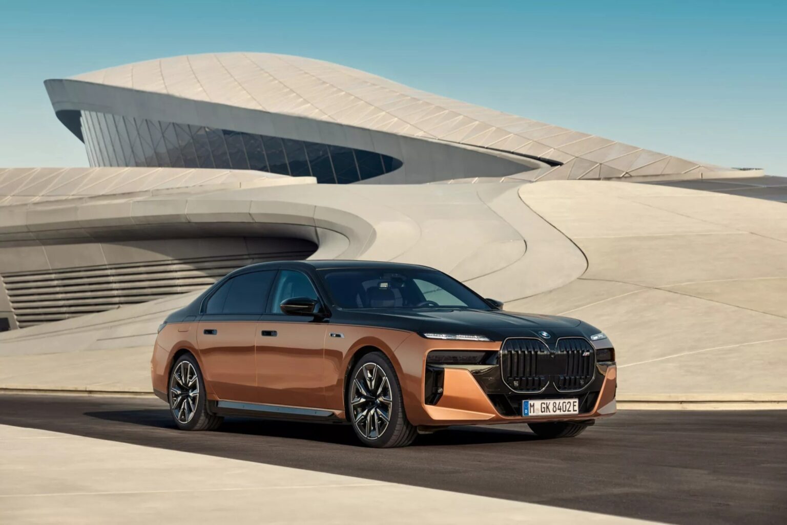 2024 BMW i7 M70 xDrive Rockets to 62 in 3.7s Despite Massive Weight