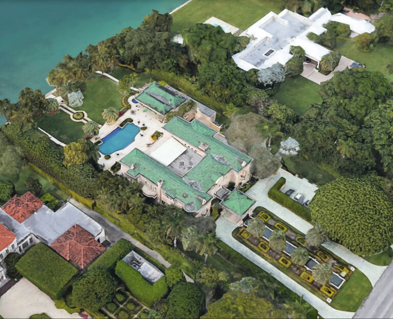 Jeff Bezos Gobbles Up House Next Door in Florida for $79M | American Luxury