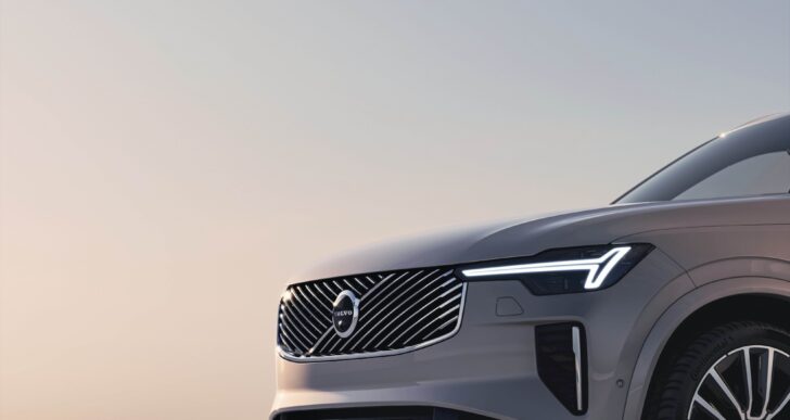 Volvo Redesigns Flagship XC90 for 2025