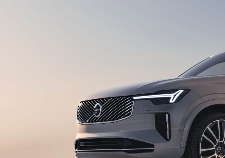 Volvo Redesigns Flagship XC90 for 2025